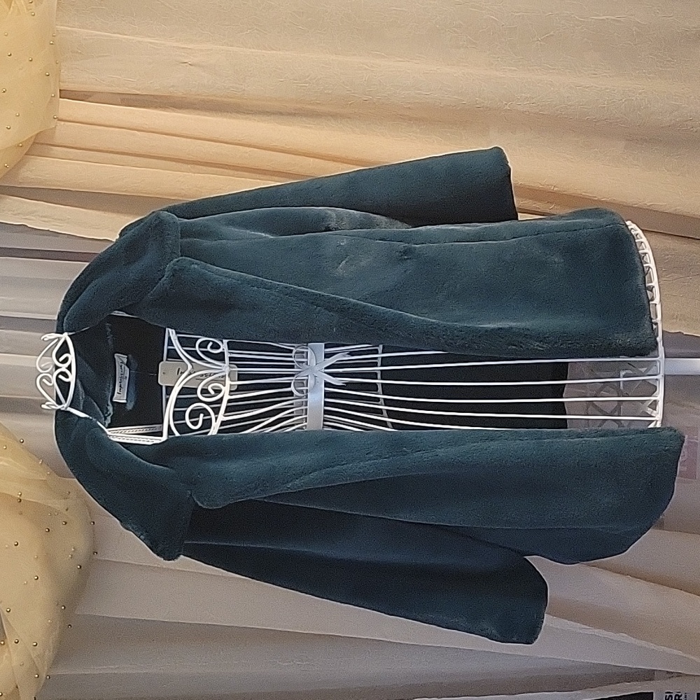 Reduced! NWT, Impressions Boutique emerald plush coat, medium